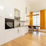 Gina Apartment *
